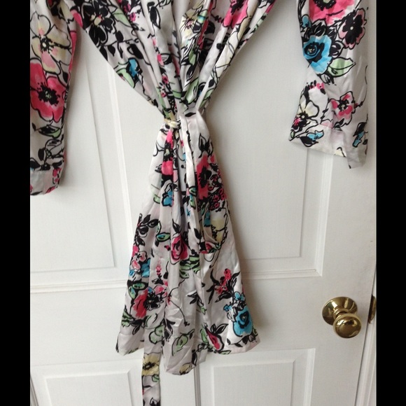 George Floral Robe - Picture 5 of 6